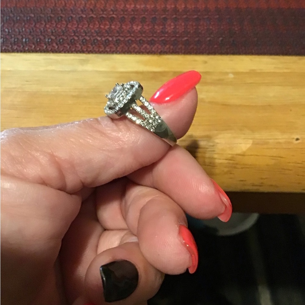 Ring - Picture 3 of 5